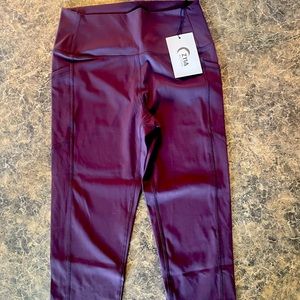 ZYIA NWT wine pocket brilliant hi-rise capri 20” size 8-10